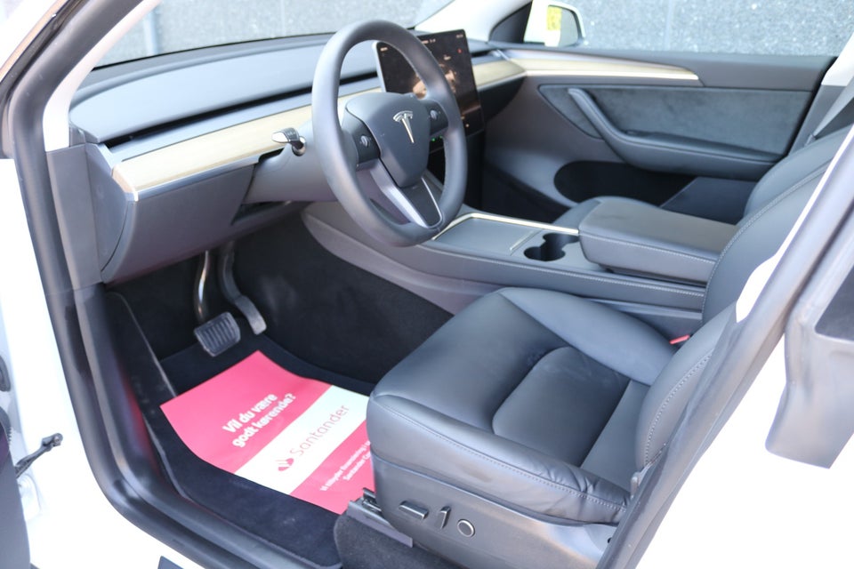 Tesla Model Y RWD 5d