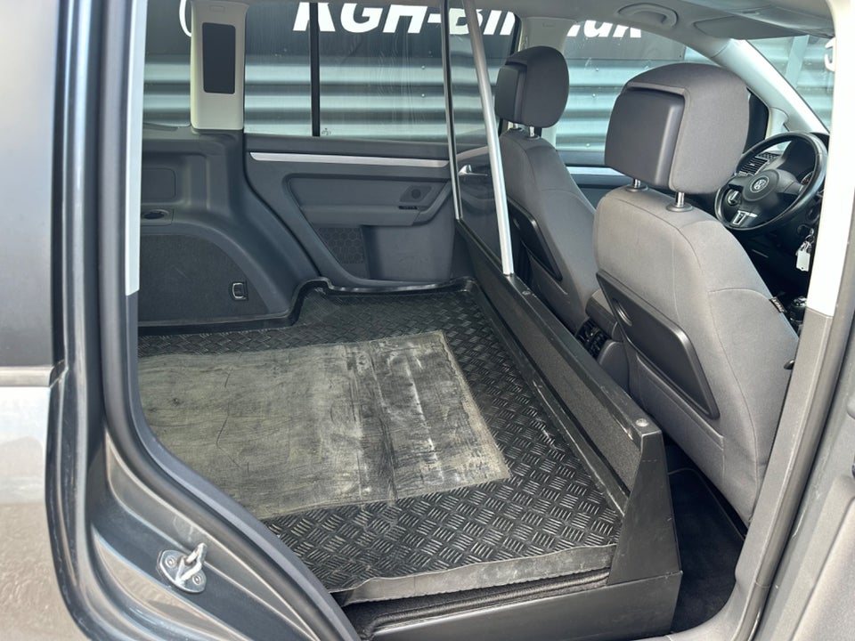 VW Touran 1,6 TDi 105 Comfortline BMT Van 5d