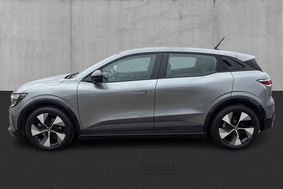 Renault Megane E-Tech 40 Equilibre 5d