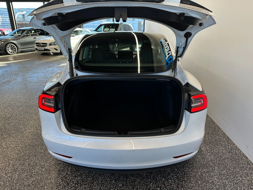 Tesla Model 3 Long Range AWD 4d