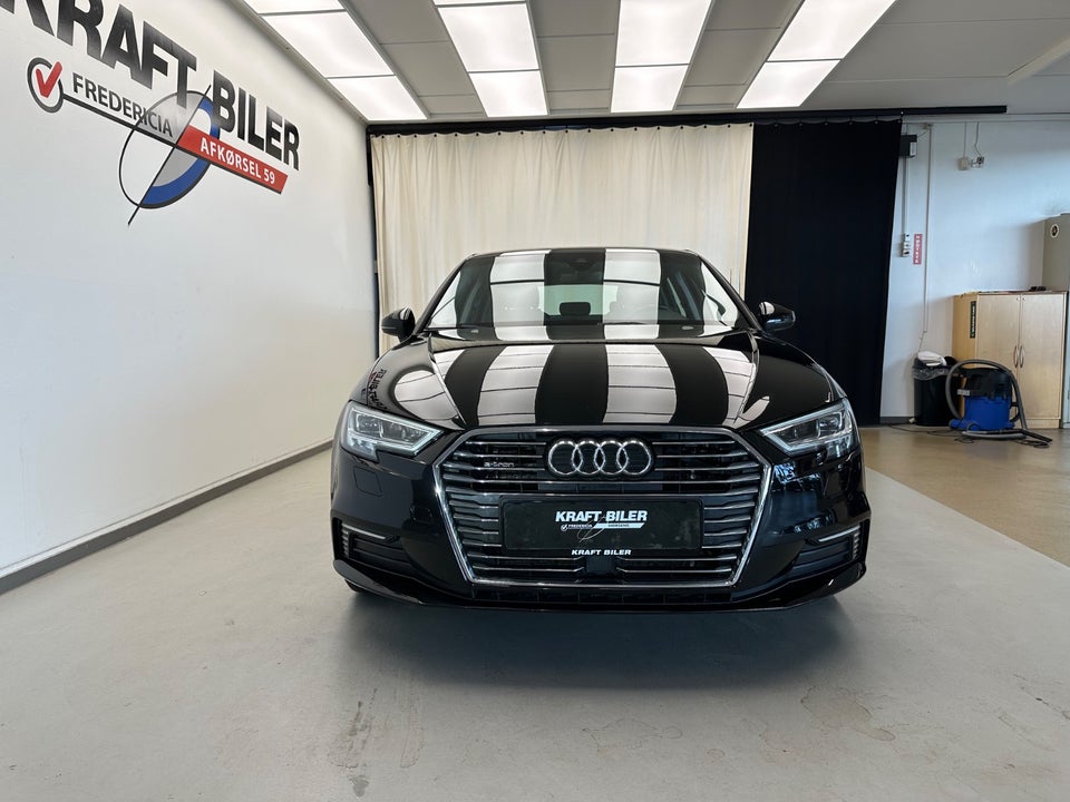 Audi A3 1,4 e-tron Sportback S-tr. 5d