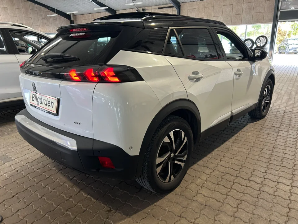 Peugeot e-2008 50 GT Sky 5d