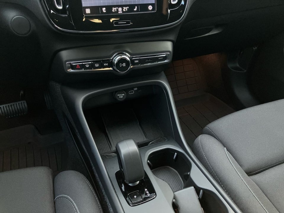 Volvo EX40 Extended Range Plus 5d