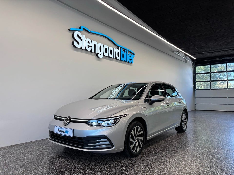 VW Golf VIII 1,4 eHybrid DSG 5d