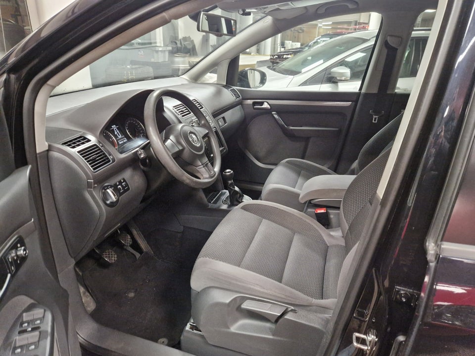 VW Touran 2,0 TDi 140 Comfortline BMT 7prs 5d