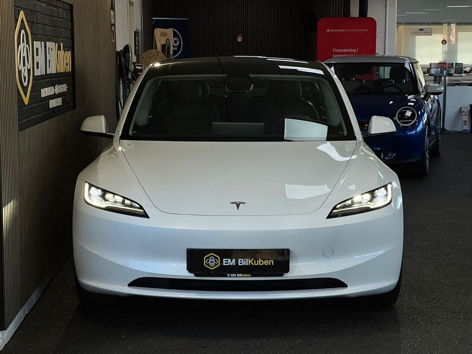 Tesla Model 3 RWD 4d