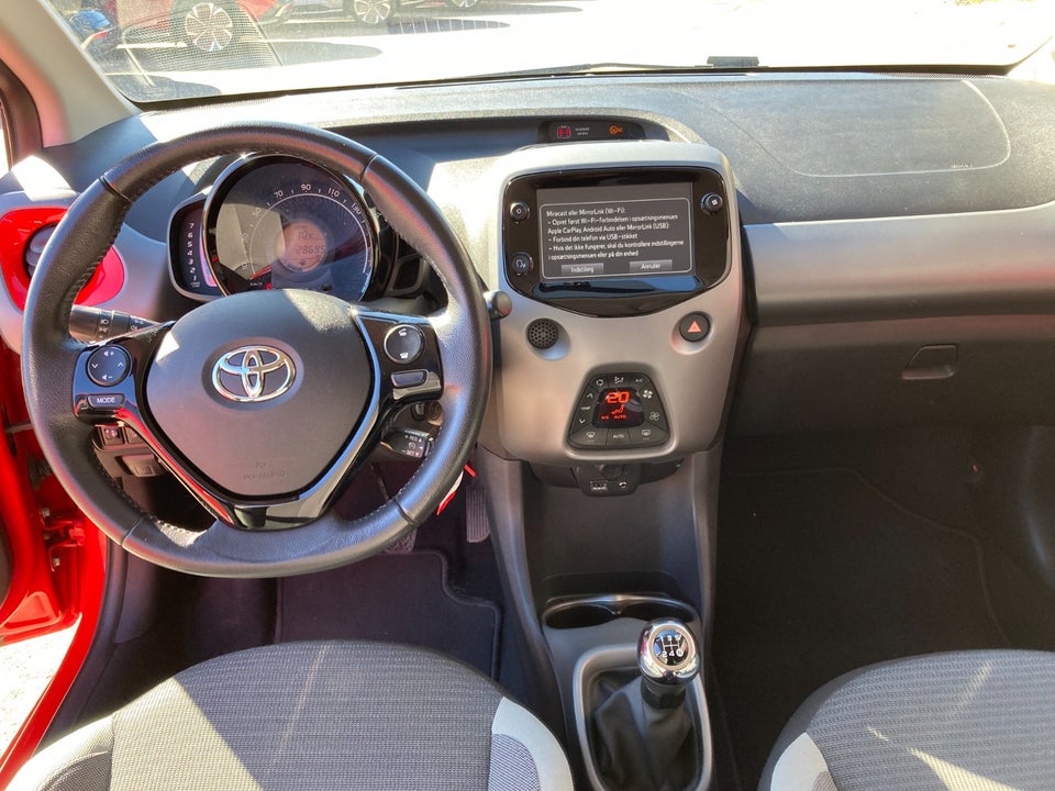 Toyota Aygo 1,0 VVT-i x-press 5d