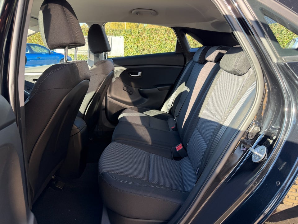 Hyundai i30 1,6 GDi XTR Eco 5d