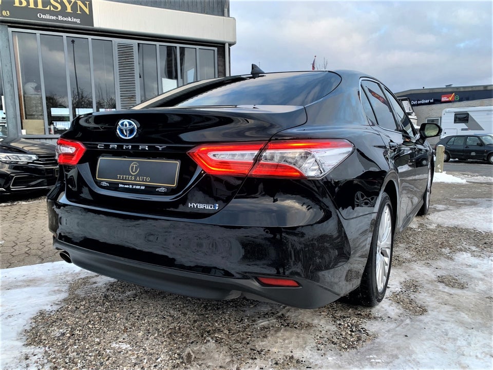 Toyota Camry 2,5 Hybrid H3 Executive CVT 4d