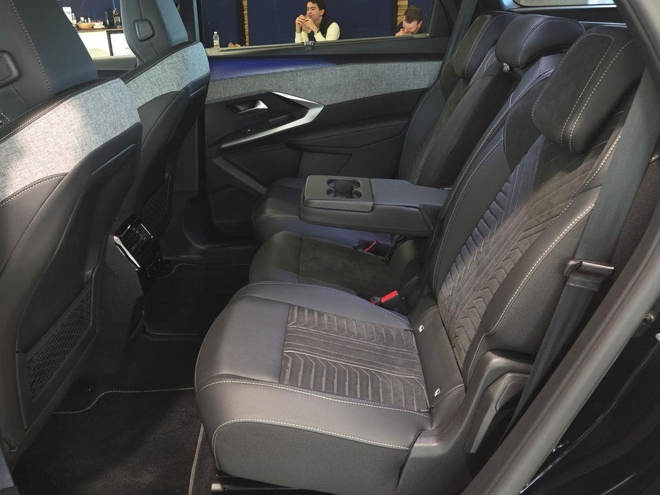 Peugeot e-5008 77 GT Pack 7prs 5d