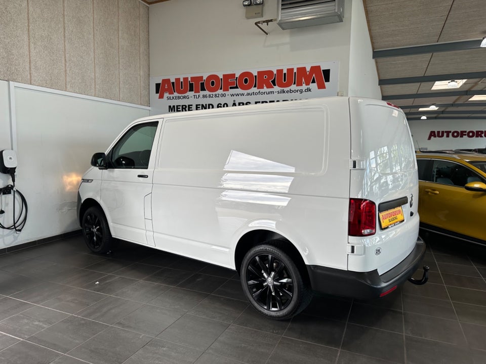 VW Transporter 2,0 TDi 150 Kassevogn DSG kort