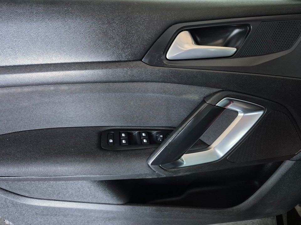 Peugeot 308 1,6 BlueHDi 120 Allure Sky SW EAT6 5d