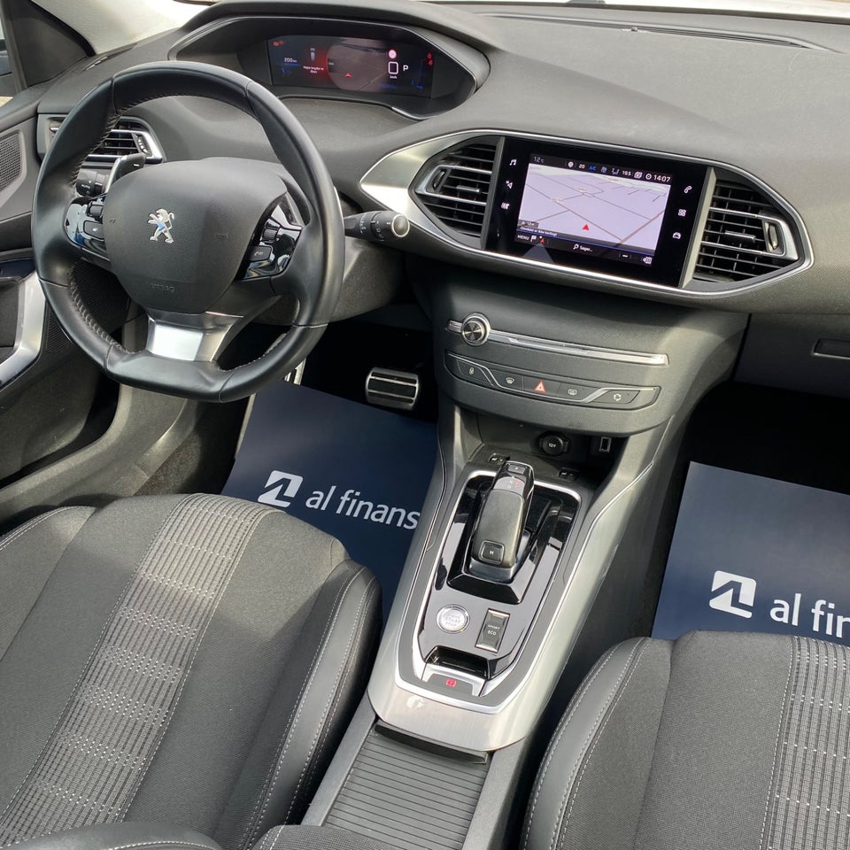 Peugeot 308 1,5 BlueHDi 130 Allure Pack SW EAT8 5d