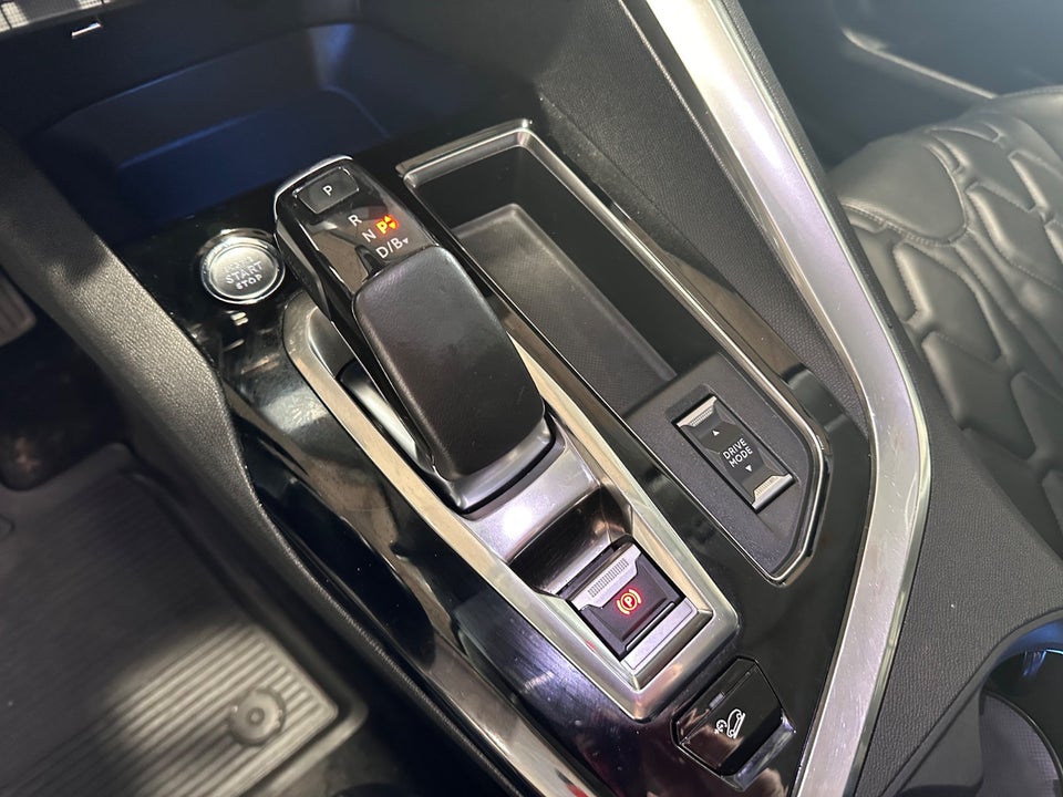 Peugeot 3008 1,6 Hybrid4 Allure Pack Limited EAT8 Van 5d