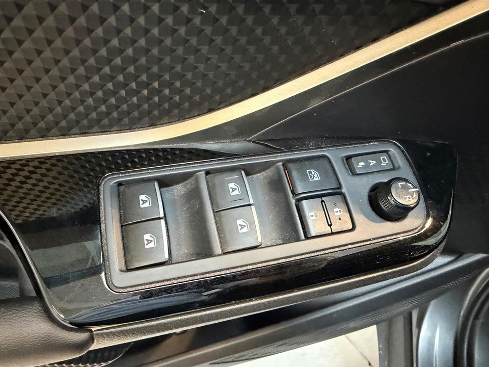 Toyota C-HR 1,8 Hybrid C-LUB Premium CVT 5d