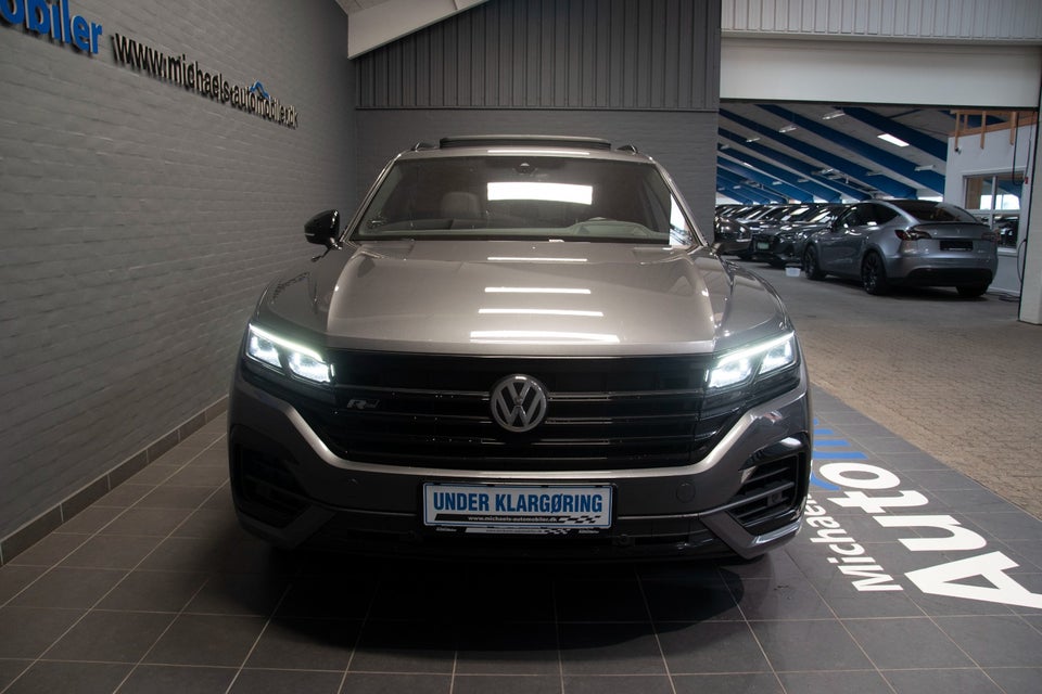 VW Touareg 3,0 V6 TDi 262 R-line Tiptr. 4Motion Van 5d