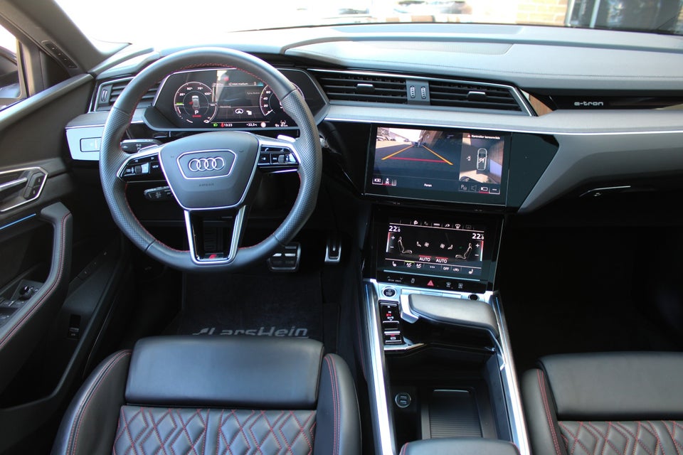 Audi Q8 e-tron 55 S-line quattro 5d
