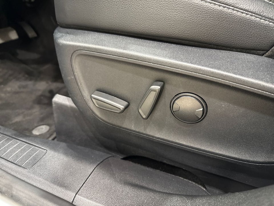 Ford Kuga 2,5 PHEV Titanium X CVT 5d