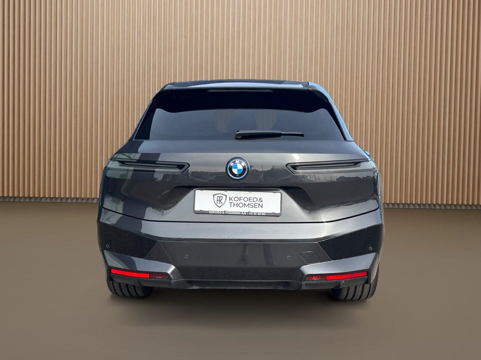 BMW iX xDrive40 5d