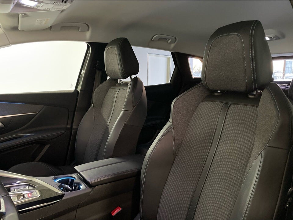 Peugeot 3008 1,6 Hybrid First Selection EAT8 5d