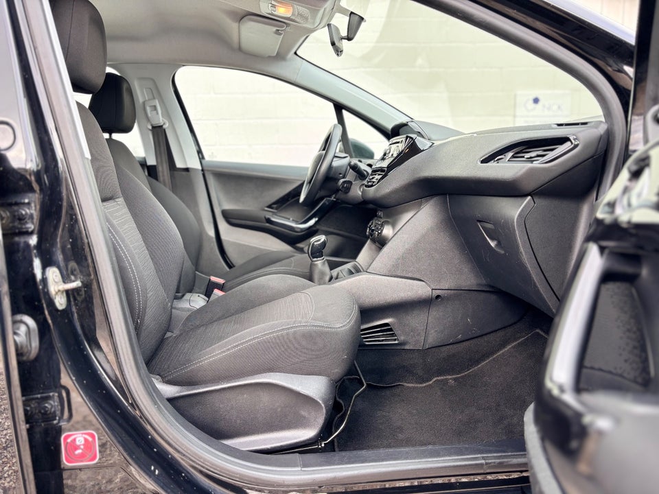 Peugeot 208 1,0 VTi Access 5d