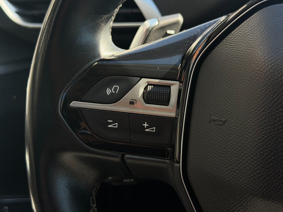 Peugeot 3008 1,6 Hybrid Allure EAT8 5d