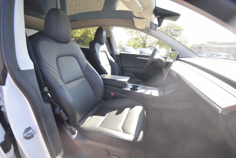 Tesla Model Y RWD 5d
