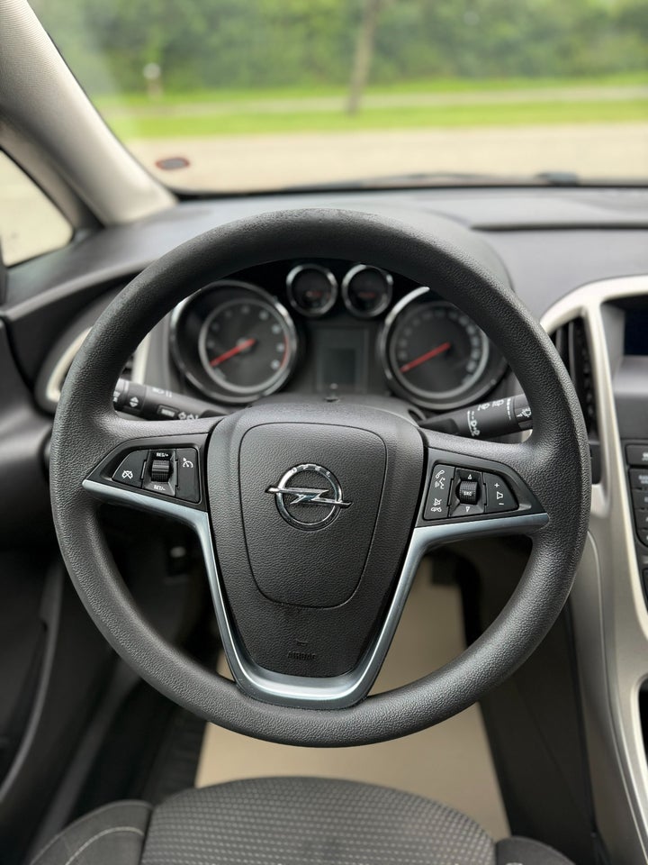Opel Astra 1,4 T 140 Enjoy Sports Tourer 5d