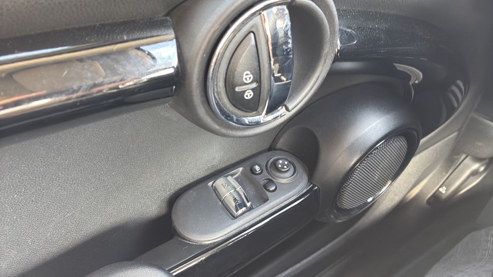 MINI Cooper SE Essential 3d
