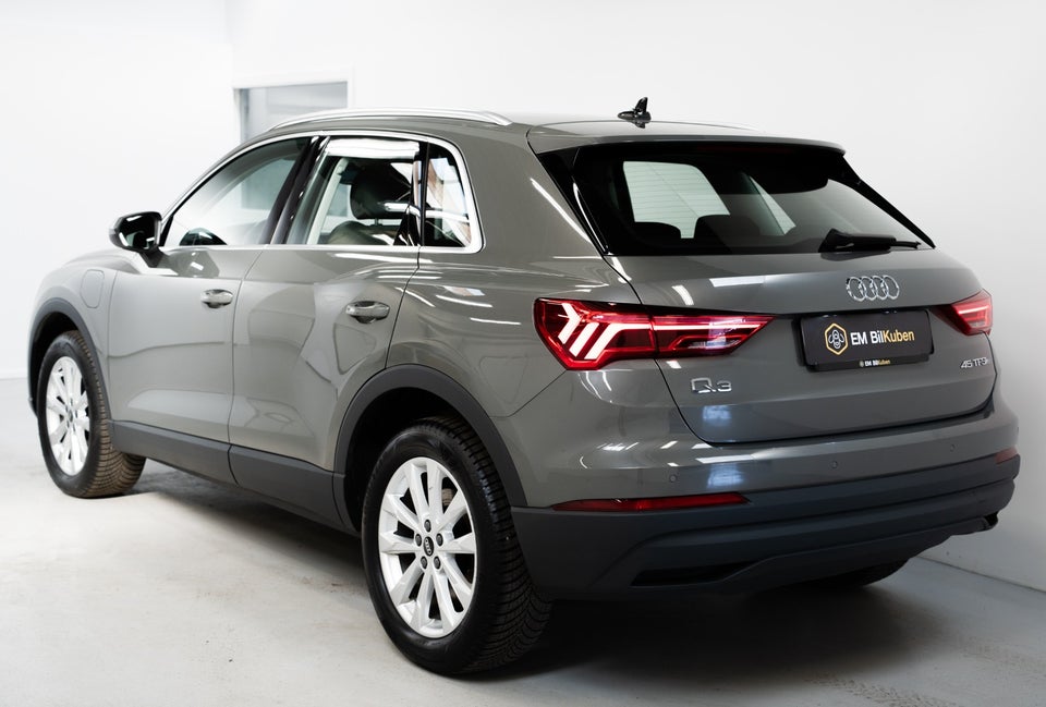 Audi Q3 45 TFSi e Attitude plus S-tr. 5d