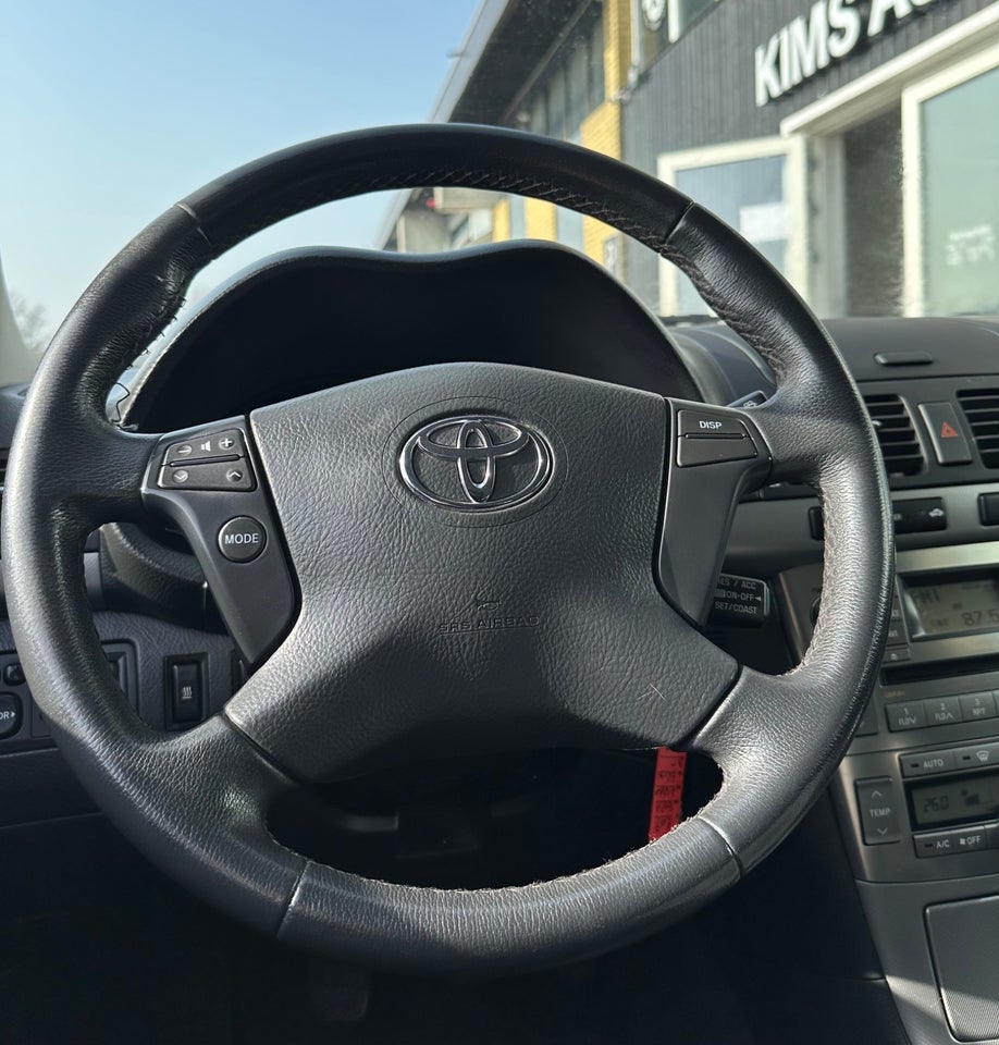 Toyota Avensis 2,0 D-4D Sol stc. 5d