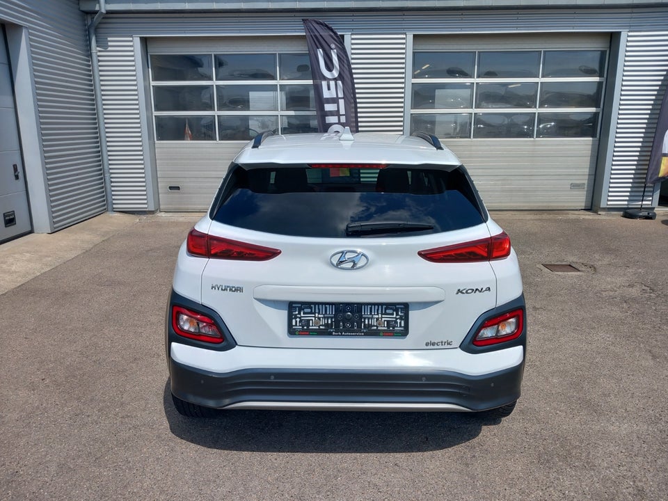 Hyundai Kona 64 EV Essential 5d