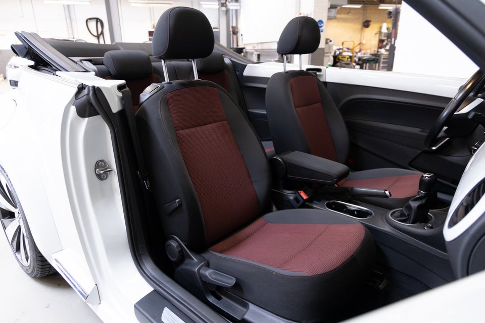 VW The Beetle 1,2 TSi 105 Design Cabriolet BMT 2d