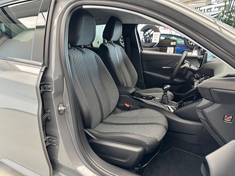 Peugeot 208 1,2 PureTech 100 Allure 5d