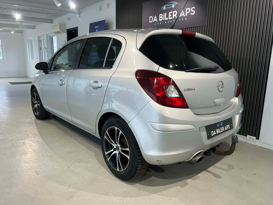 Opel Corsa 1,4 16V Cosmo 5d