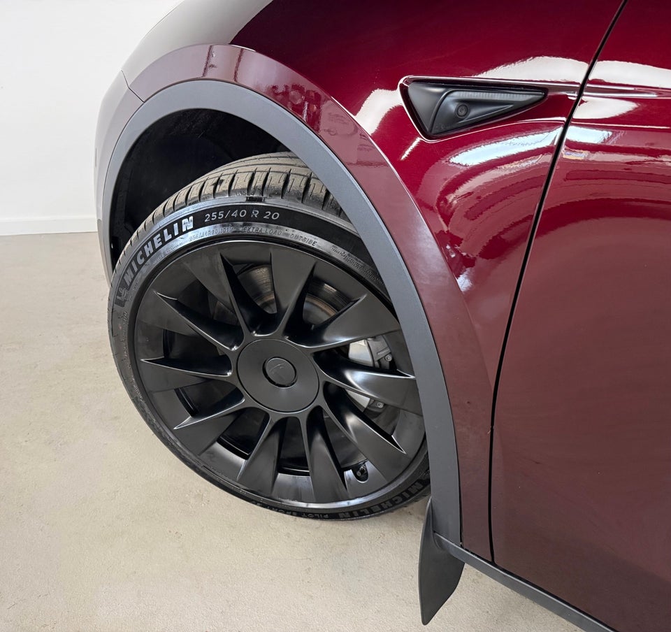 Tesla Model Y Long Range AWD 5d