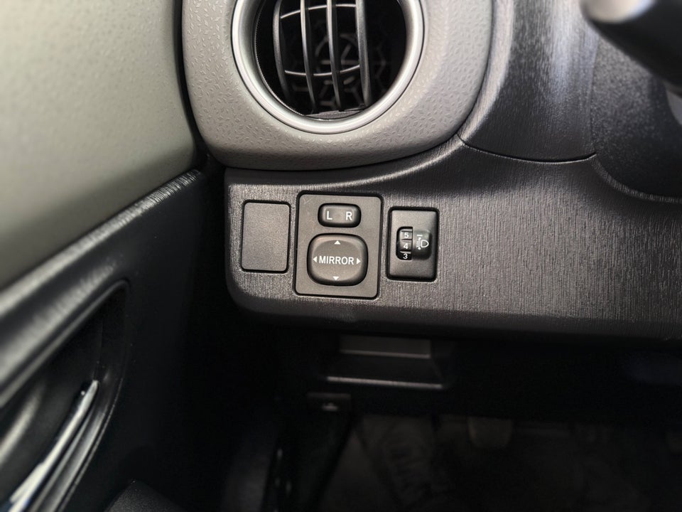 Toyota Yaris 1,0 VVT-i T1 Style 5d