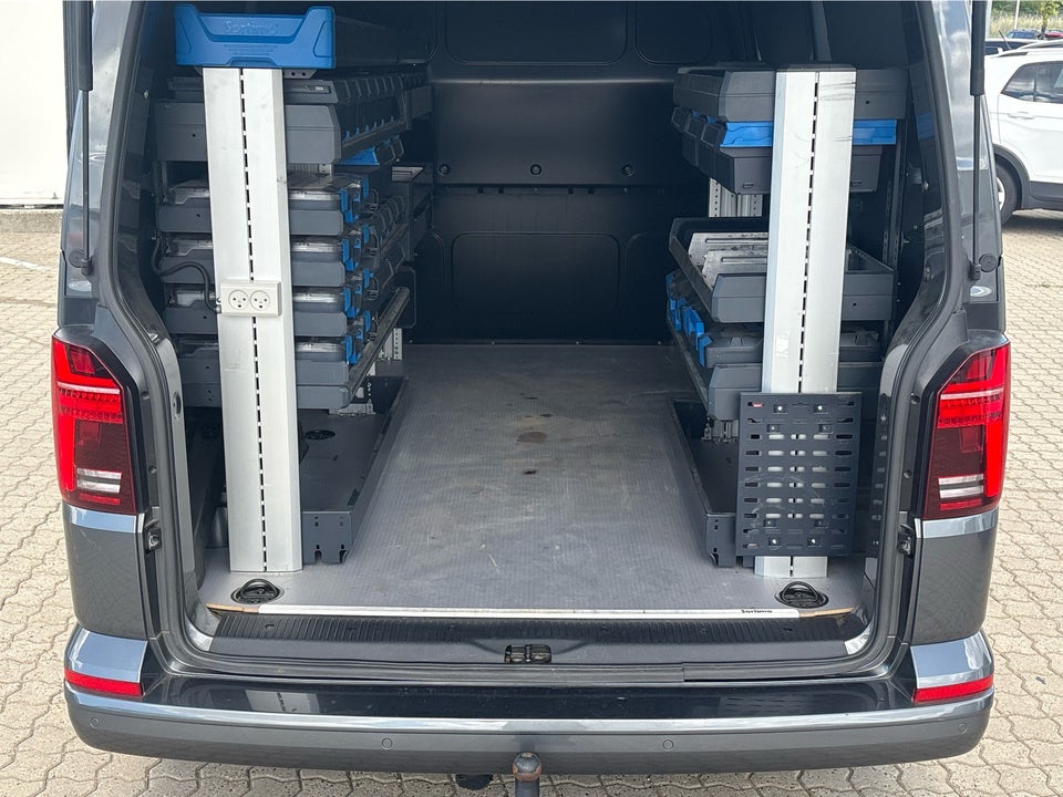 VW Transporter 2,0 TDi 204 Kassevogn DSG 4Motion kort