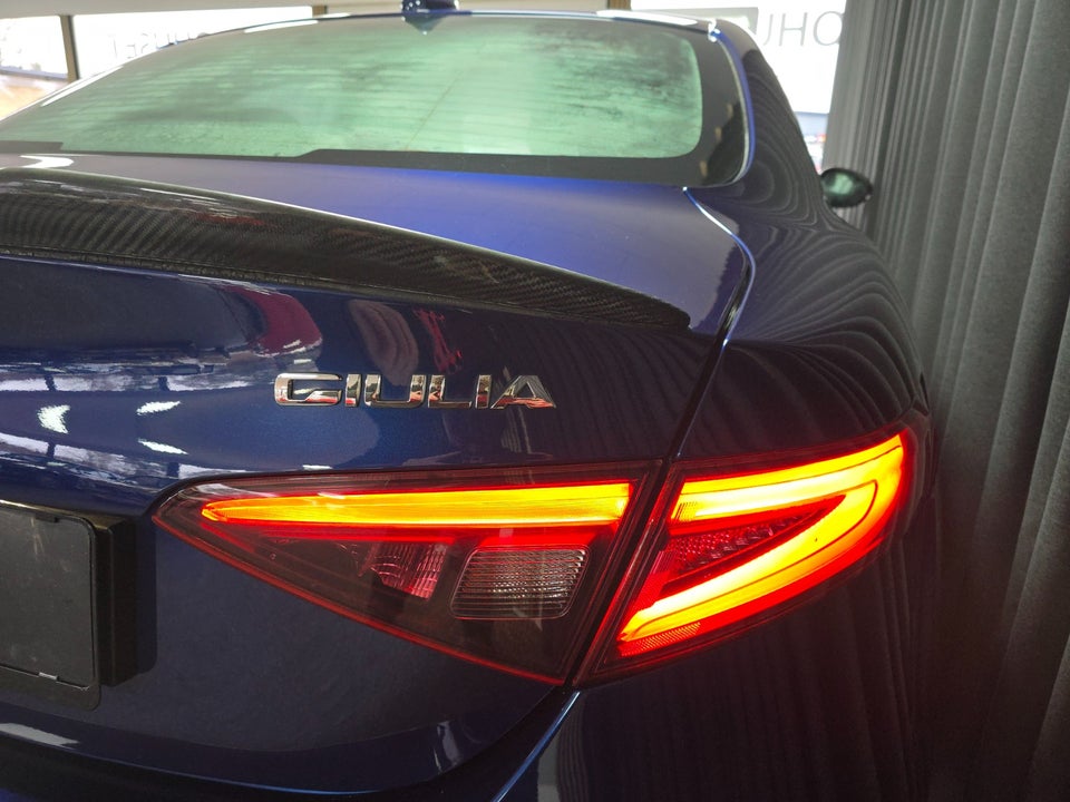 Alfa Romeo Giulia 2,0 T 200 Edizione aut. 4d