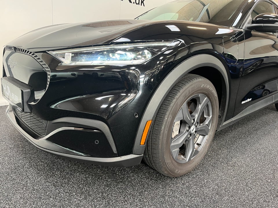 Ford Mustang Mach-E 70 Standard Range 5d