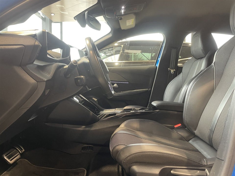 Peugeot e-208 50 GT 5d