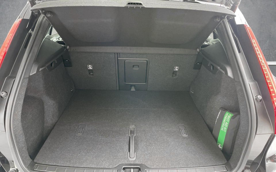 Volvo EX40 Extended Range Plus 5d