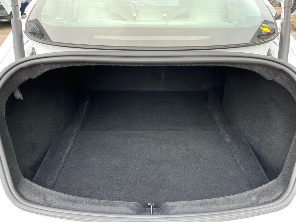 Tesla Model 3 RWD 4d