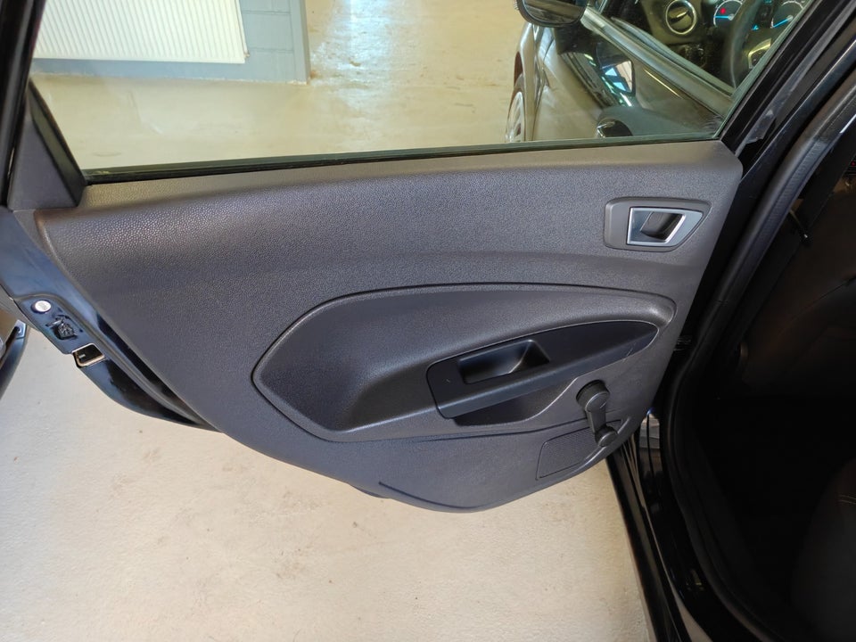 Ford Fiesta 1,0 65 Titanium 5d