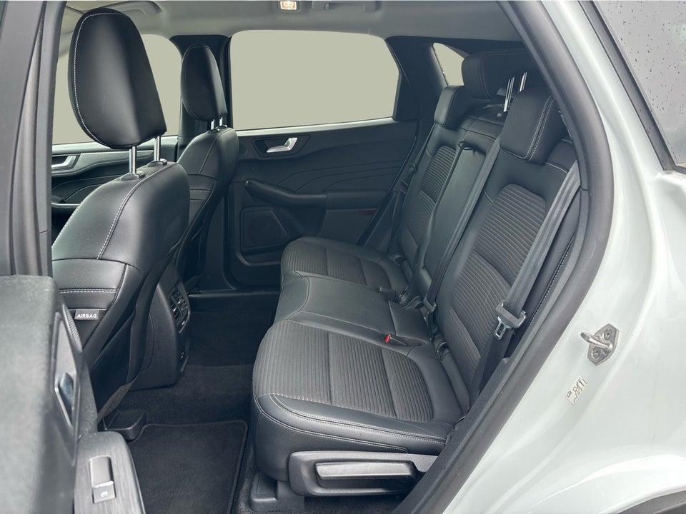 Ford Kuga 2,5 HEV Titanium X CVT 5d