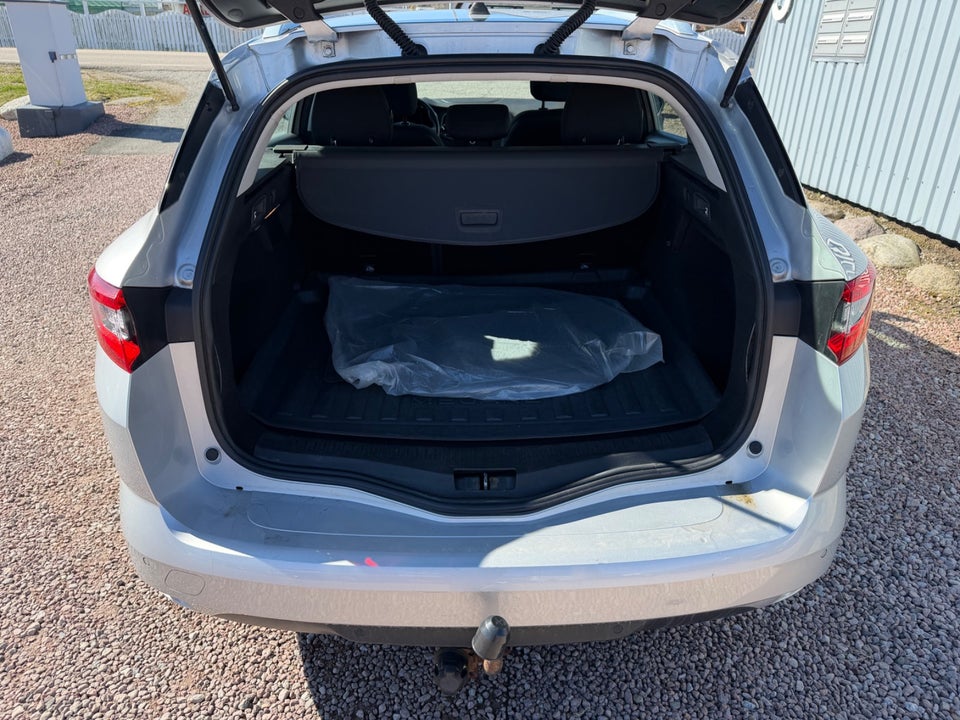 Renault Megane IV 1,2 TCe 100 Zen Sport Tourer 5d