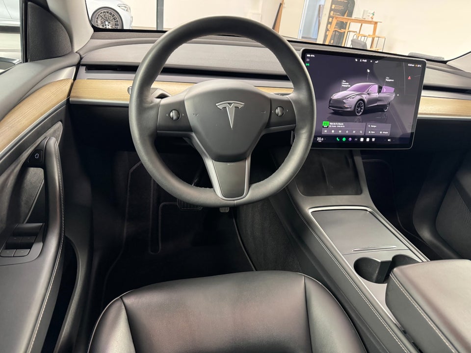 Tesla Model Y Long Range AWD 5d