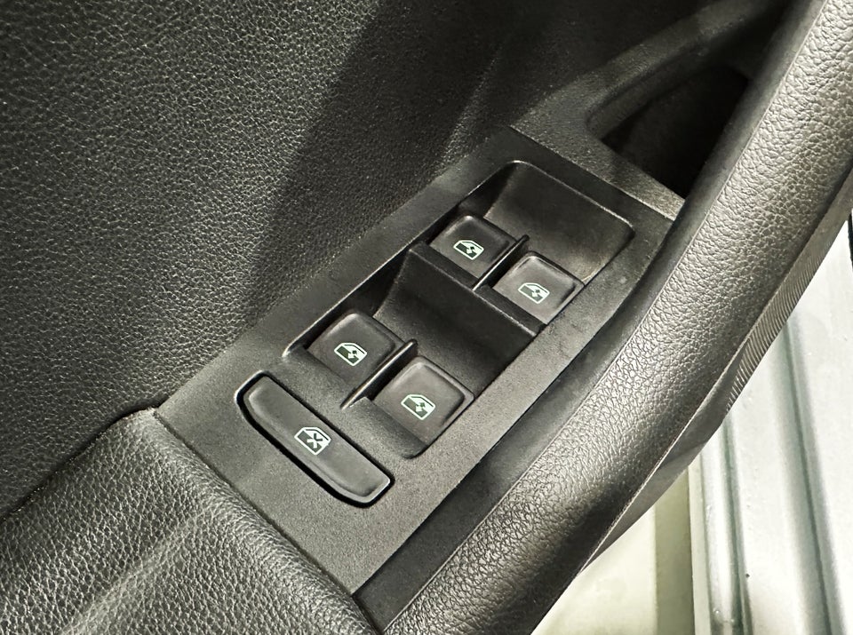 Skoda Octavia 1,6 TDi 110 Style Combi DSG 5d