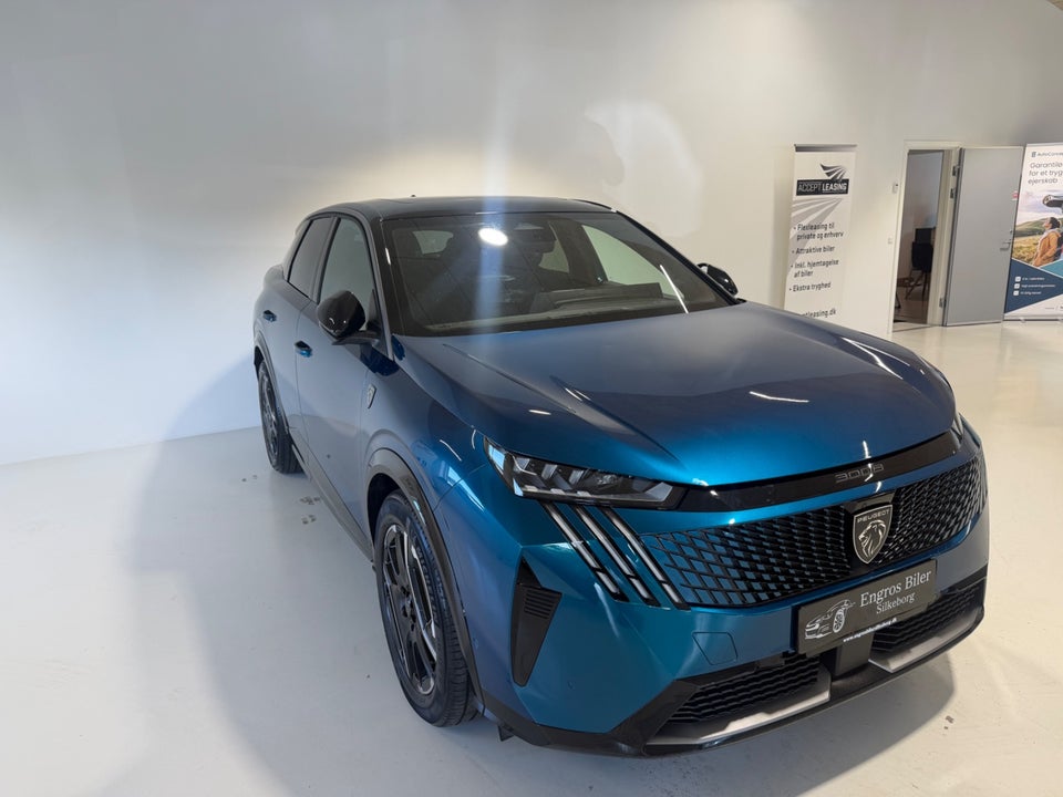 Peugeot e-3008 77 GT Pack 5d