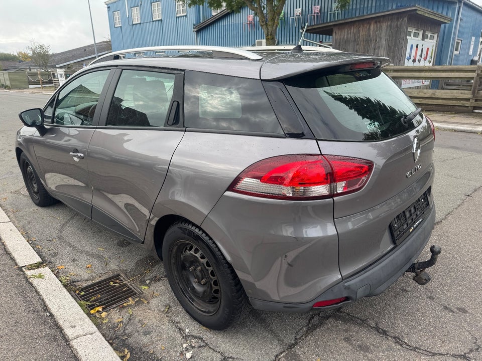 Renault Clio IV 0,9 TCe 90 Expression Sport Tourer 5d